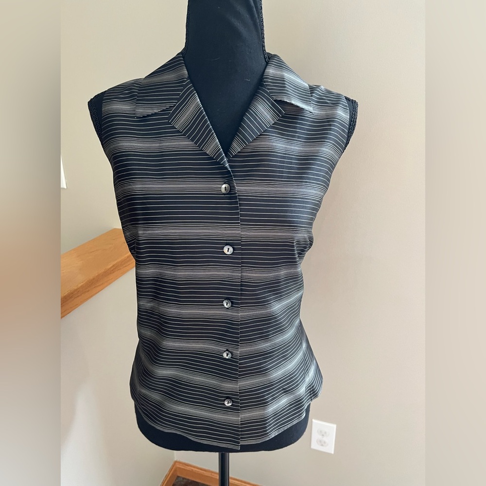 Women’s silk Ann Taylor black silver stripe sleeveless button vest shirt. 10